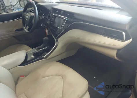 2018 Toyota Camry Le из США, поврежденный, VIN 4T1B11HK9JU621597